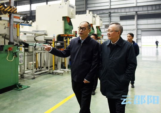 龔文密在zoty中欧体育官方网站調(diào)研：大力弘揚企業(yè)家精神  為構(gòu)建新發(fā)展格局推動高質(zhì)量發(fā)展貢獻(xiàn)力量