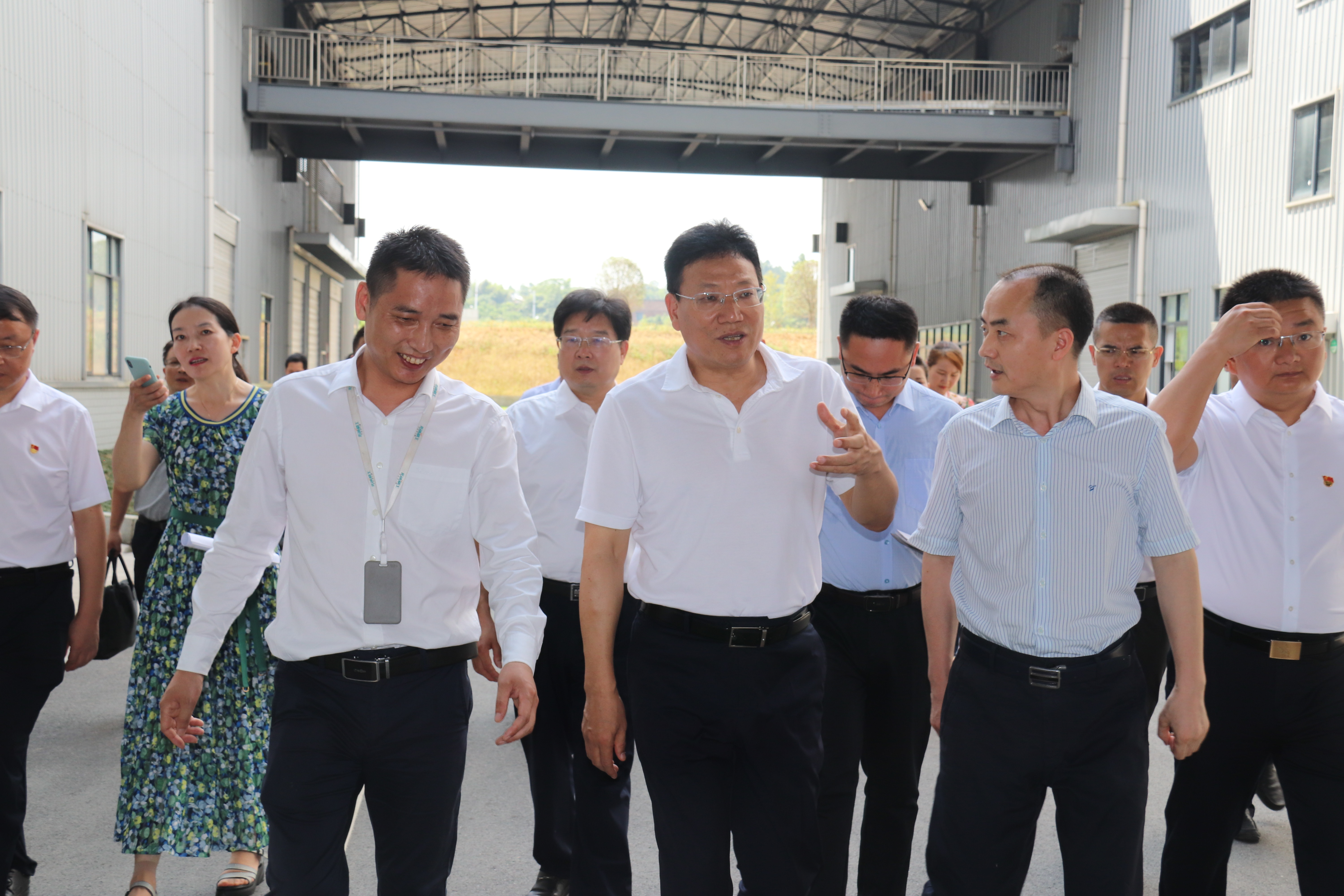 中共邵陽市委委員、常委、副書記華學(xué)健等來我公司進(jìn)行了參觀調(diào)研